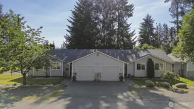 Easily bringing in $12,000 per month gross with Corporate rentals. High-Tech Duplex with Endless Opportunities in Marysville