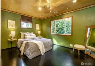 Master bedroom w/tons of lighting