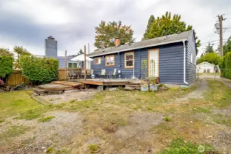 Notice side yard has room for RV as well