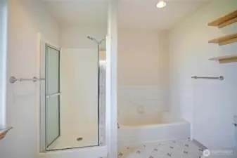 Large primary ensuite bathroom