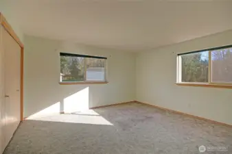 Large spacious guest bedroom