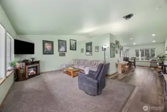 Come in, Large window invite light to a large living room