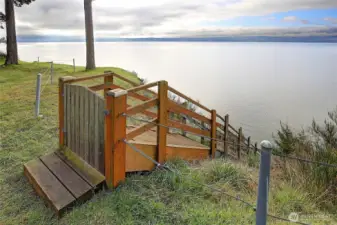 Private Entrance to Beach Stairs~