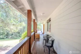 front long porch with pleanty of room to sit