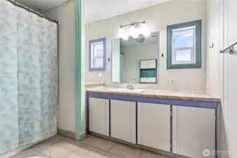 Full Bathroom