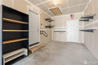 Tandem 3rd Garage Bay or use this as shop space!
