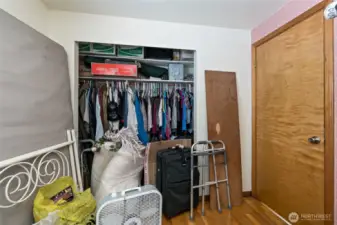 2nd bedroom