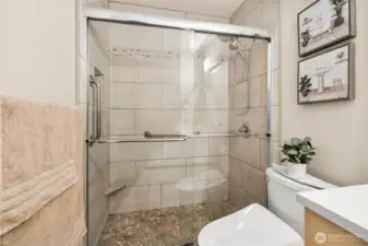 Ensuite bath.