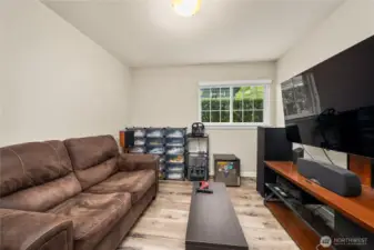 Guest bedroom.