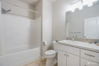 Full bath for guests