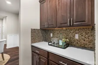 Butlers Pantry from dining room to kitchen