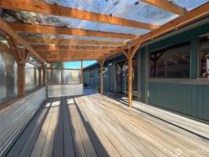 COVERED DECK