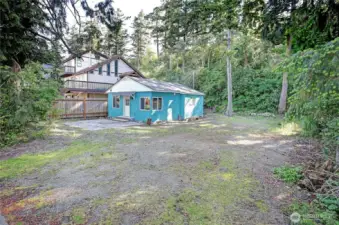 Your Simple Cabin Tucked in Timber Fringe where Farm Meets The Sea~