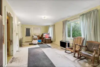 Dining room/living room combo