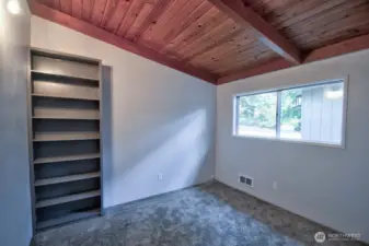 Guest bedroom