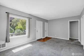 Spacious living room