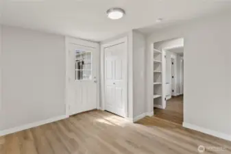 Office or 5th bedroom?