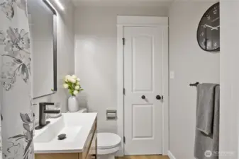 2nd bathroom