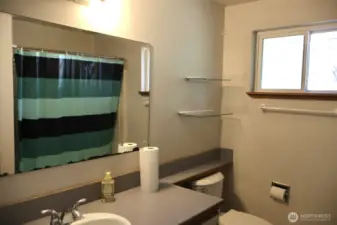 full bathdroom