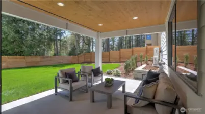 Covered Patio and deck for your year-round enjoyment!