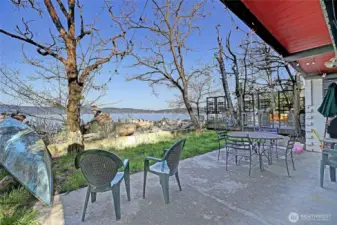 Front Patio Steps from Beach~