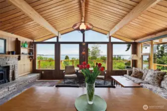 Only 1 hour north of Seattle, Camano Island is the no ferry island; convenient & close to all amenities.