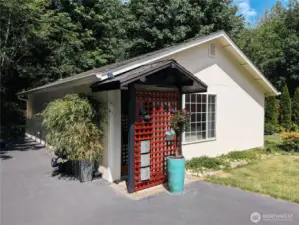 920sf ADU. Many uses including Multigenerational, Studio, Daycare, Guest quarters, Office and more. #10920 Chaucer St SE, Olympia, WA 98501