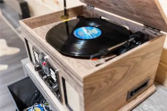 Vinyl Player Sets the Mood!