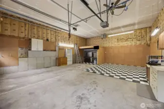 Shop is heated with work benches and storage area.