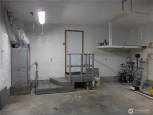 Attached 2 Car Garage