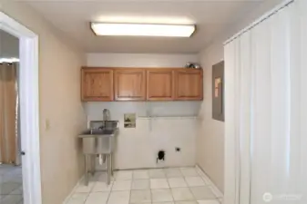 utility room next to breakfast nook