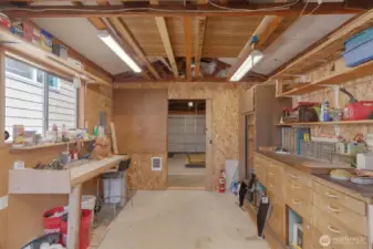 Garage/Workshop