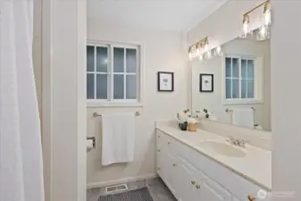 Upper level full bathroom