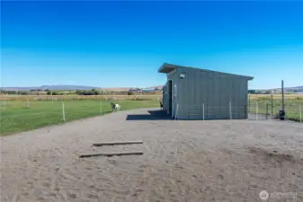 Dry lot, exercise arena area to help keep your equine friends in top condition.