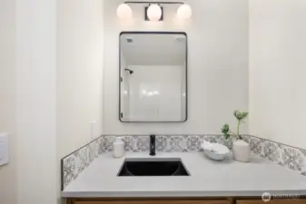 3 full bathrooms with tubs