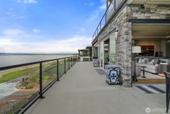 Looking toward Mt Rainier.