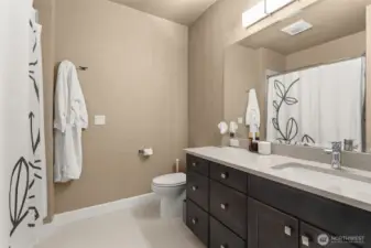 Full bath in the guest suite