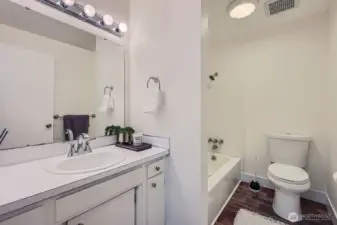 Many updates in the main, full bath