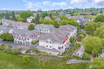 Over 95 mature trees have been saved at High Point. Preserving these heritage trees makes High Point a beautiful and healthy place to live. When the new construction homes were planned, approximately 2,600 street trees were also added to High Point as part of the site's redevelopment. An exceptional, green master planned community with sustainable design in charming West Seattle.