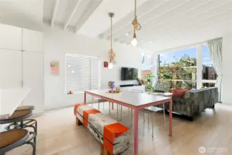 Adjustable light fixtures accommodate your lighting needs!