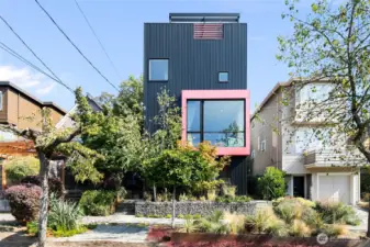 Award winning Big Mouth House