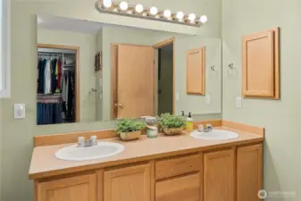 Spacious double vanity offering plenty of storage