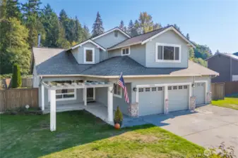Move-in ready with a great floor plan and plenty of outdoor space