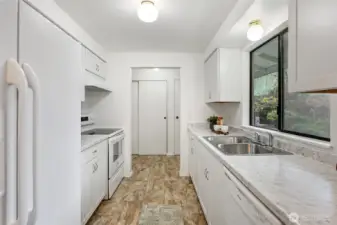 Beautifully updated kitchen!