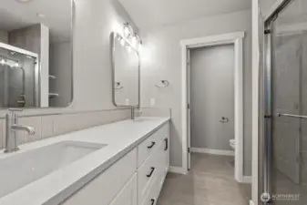 Photographs are for illustrative purposes only. Features, finishes, interior/exterior colors, landscaping and floorplan shown may vary from actual homes built