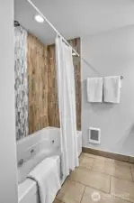 Primary Ensuite - Jetted Soaking TUb