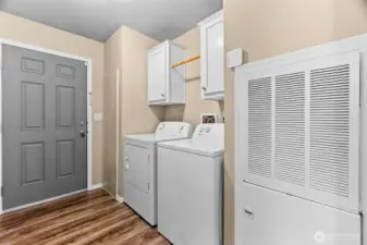 Laundry Room / Cuarto De Lavado