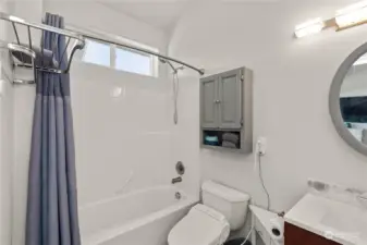 Full bathroom in apartment