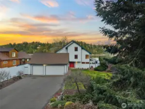Long looped driveway