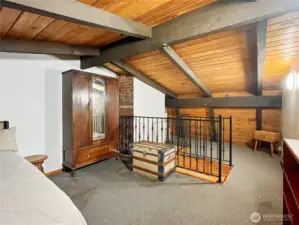 2ND BEDROOM UPSTAIRS